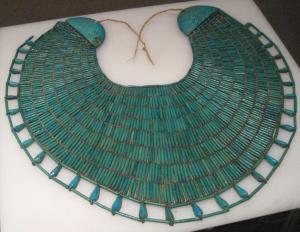 broad_collar_necklace_of_wah